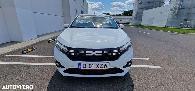 Alb Utilizat 2023 Dacia Logan Journey Berlinǎ | 11.300 EUR (Preț OK) - Imagine 1/4