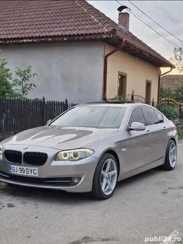 Second-hand BMW 520 184 CP (135 kW) 2012 Berlinǎ