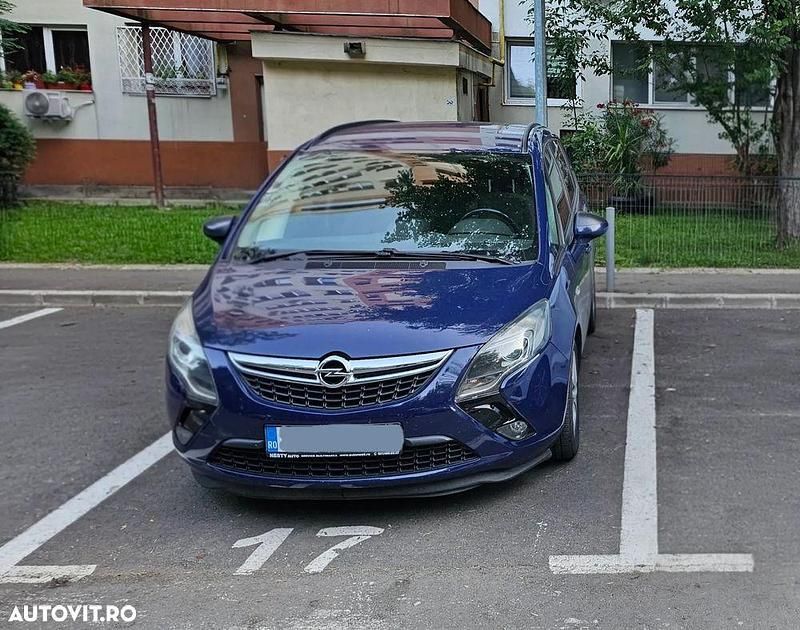 Second-hand Opel Zafira Tourer Edition 130 CP (95 kW) 2013 Culoarealbastru Monovolum