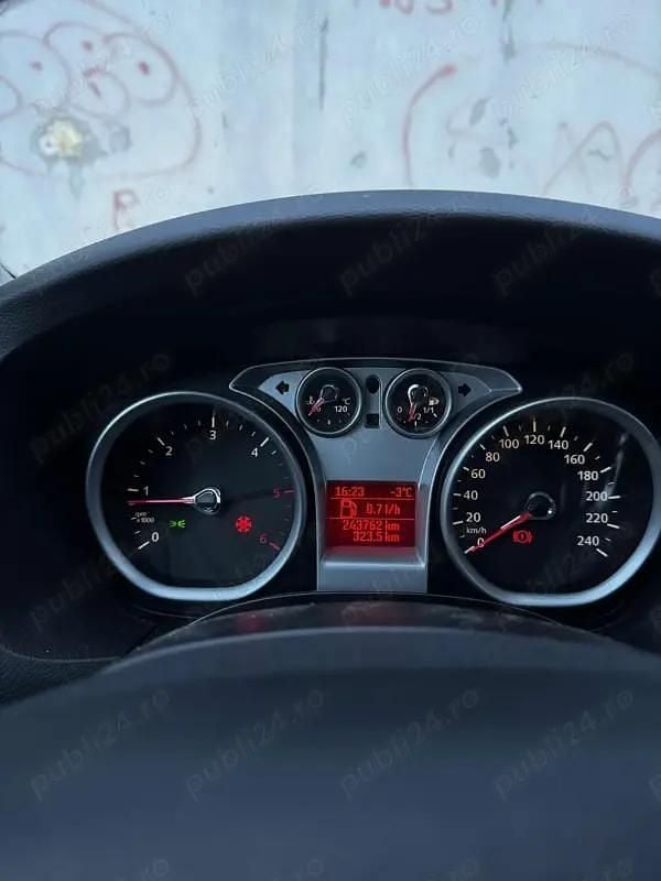 Second-hand Ford Focus 109 CP (80 kW) 2011 Gri Hatchback