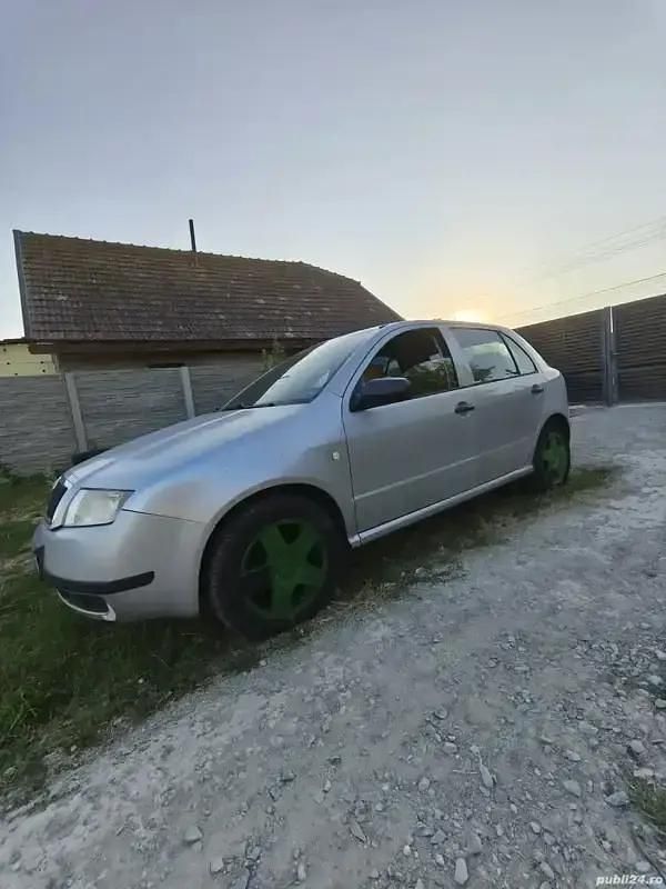 Utilizat 2002 Skoda Fabia Hatchback | 1.100 EUR (Preț bun) - Imagine 1/4