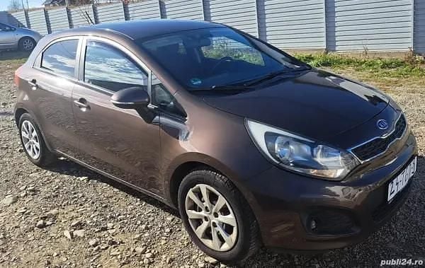 Second-hand Kia Rio 75 CP (55 kW) 2012 Maro Hatchback