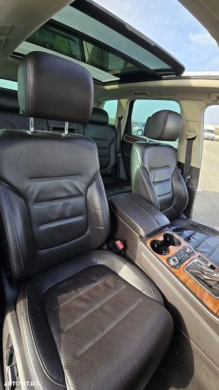 Second-hand VW Touareg Terrain Tech 245 CP (180 kW) 2013 Culoarenegru SUV