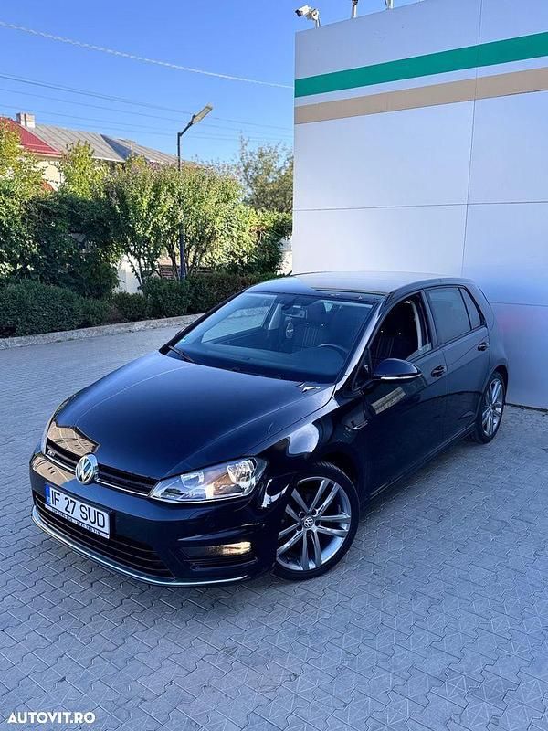 Culoarealbastru Utilizat 2017 VW Golf VII LOUNGE Hatchback | 8.850 EUR (Preț bun) - Imagine 1/4