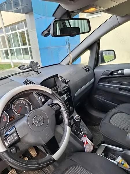 Second-hand Opel Zafira 110 CP (80 kW) 2011 Monovolum