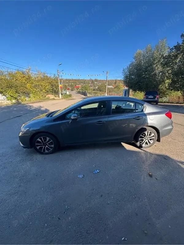 Second-hand Honda Civic 142 CP (104 kW) 2015 Gri Berlinǎ