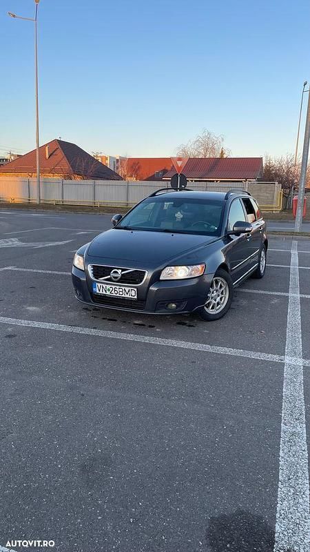Gri Utilizat 2011 Volvo V50 Business Edition Break | 4.200 EUR - Imagine 1/4