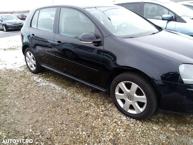 Culoarenegru Second-hand 2008 VW Golf VI United Hatchback | 2.598 EUR (Super Preț) - Imagine 1/4