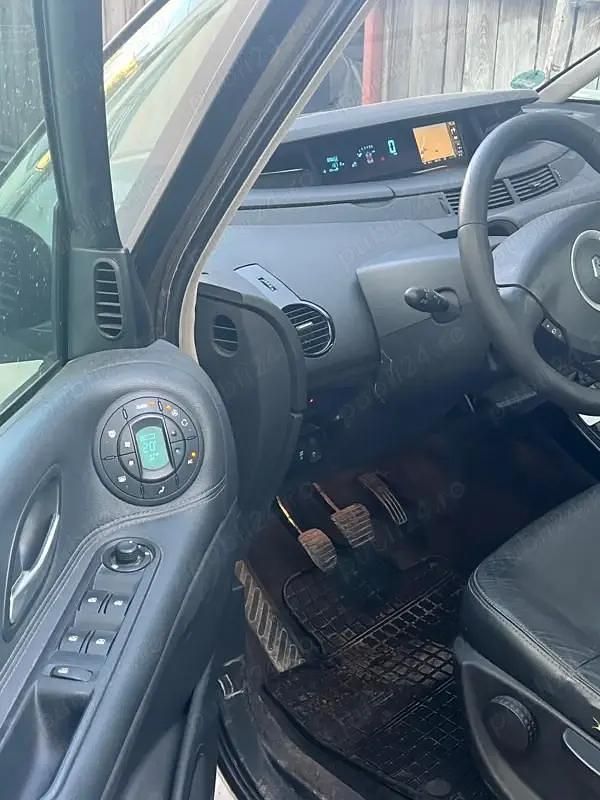 Second-hand Renault Grand Espace 127 CP (93 kW) 2011 Monovolum