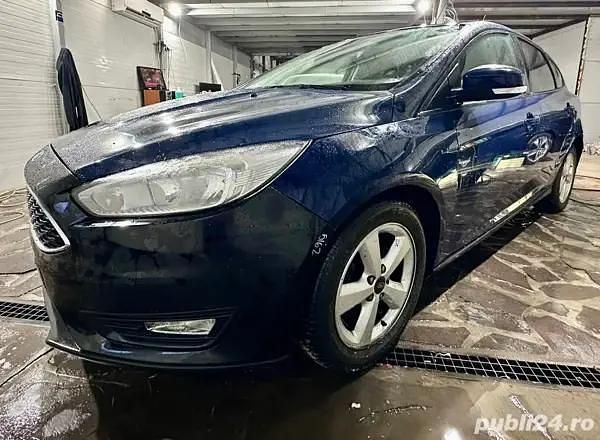 Second-hand Ford Focus 120 CP (88 kW) 2017 Albastru Hatchback