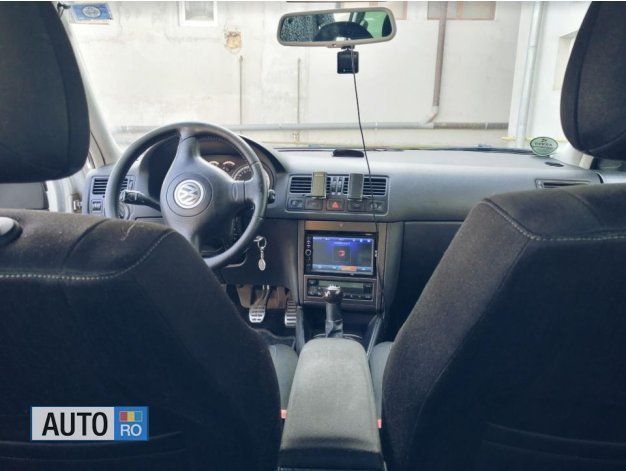 Second-hand VW Bora 131 CP (96 kW) 2003 Gri Berlinǎ