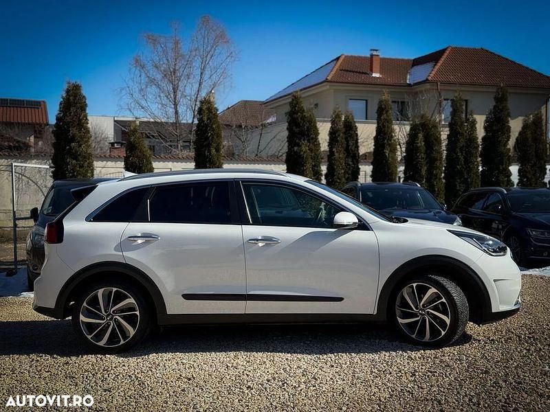 Second-hand Kia Niro Edition 7 141 CP (103 kW) 2020 Culoarealb SUV