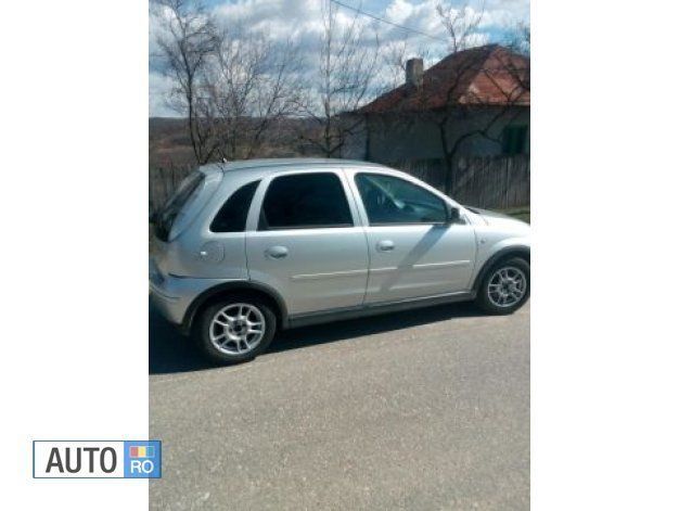Second-hand Opel Corsa 90 CP (66 kW) 2003 Argintiu Hatchback