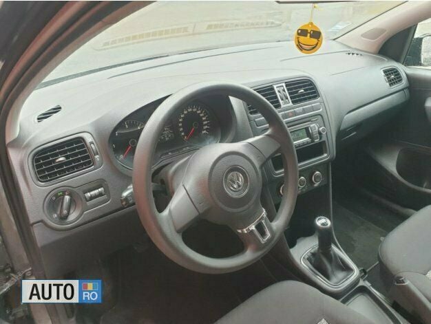 Gri Utilizat 2012 VW Polo Hatchback | 4.000 EUR (Super Preț) - Imagine 1/4