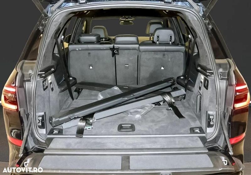 Second-hand BMW X7 Comfort Edition 352 CP (258 kW) 2025 Culoarenegru SUV