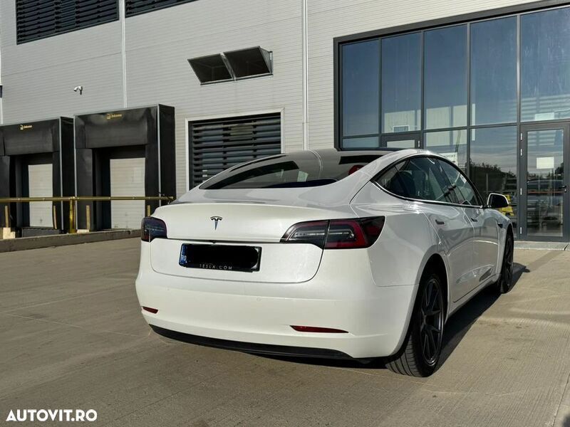 Second-hand Tesla Model 3 Standard Range Plus 239 kW (325 CP) 2021 Alb Berlinǎ