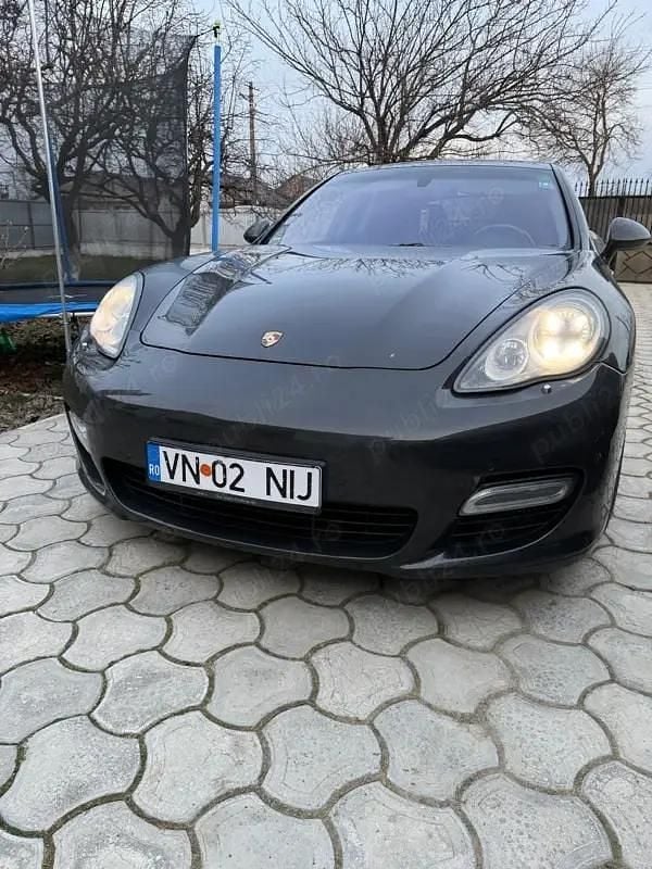 Second-hand Porsche Panamera Turbo 48 CP (35 kW) 2010 Berlinǎ