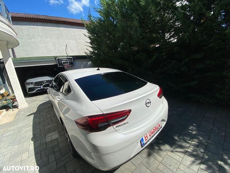 Second-hand Opel Insignia Country Tourer Business Edition 165 CP (121 kW) 2020 Culoarealb Berlinǎ