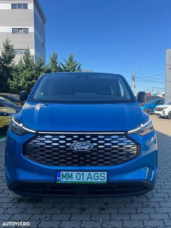 Culoarealbastru Nouă 2025 Ford Transit Trend Monovolum | 45.999 EUR - Imagine 1/4