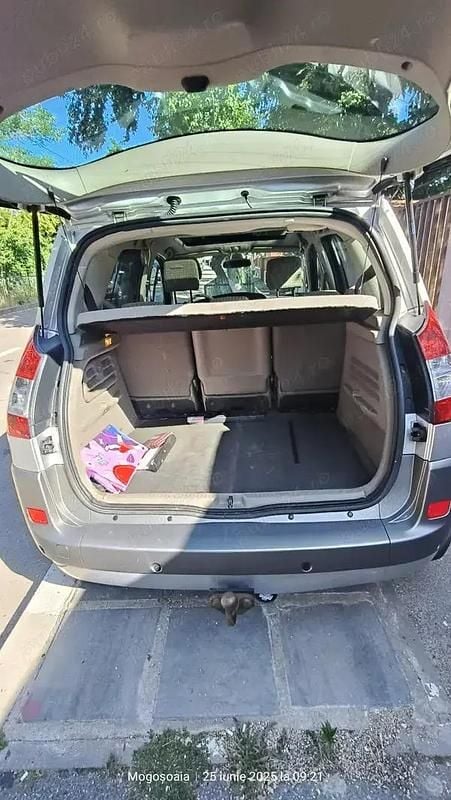 Utilizat 2005 Renault Scénic II Monovolum | 1.800 EUR - Imagine 1/4