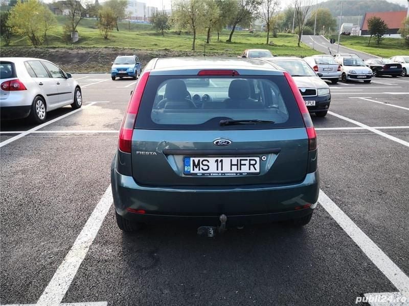 Second-hand Ford Fiesta 70 CP (51 kW) 2002 Verde Hatchback