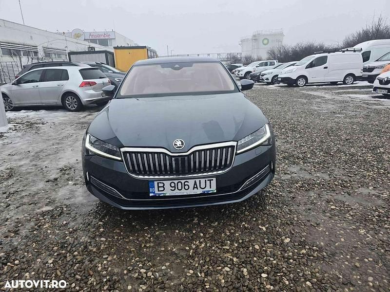 Culoaregri Second-hand 2021 Skoda Superb Berlinǎ | 23.350 EUR (Super Preț) - Imagine 1/4