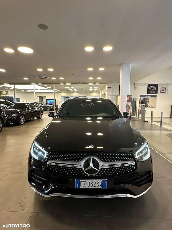 Second-hand Mercedes GLC220 AMG line 197 CP (144 kW) 2020 Culoarenegru Coupe