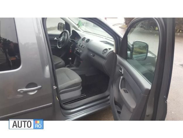 Second-hand VW Caddy 101 CP (74 kW) 2011 Gri Monovolum