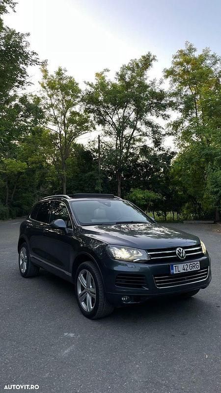 Gri Utilizat 2014 VW Touareg SUV | 16.500 EUR (Preț bun) - Imagine 1/4