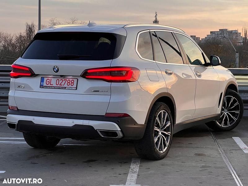 Second-hand BMW X5 Comfort Edition 286 CP (210 kW) 2021 Culoarealb SUV