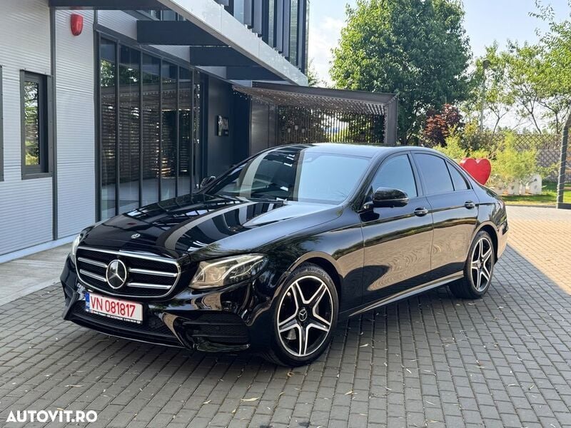Negru Utilizat 2020 Mercedes E220 AMG line Berlinǎ | 23.850 EUR (Preț bun) - Imagine 1/4