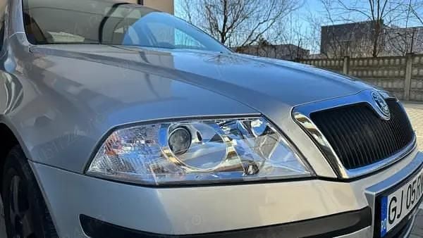 Second-hand Skoda Octavia 105 CP (77 kW) 2007 Argintiu Berlinǎ