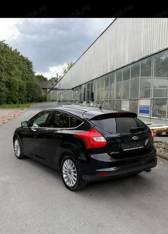Second-hand Ford Focus Titanium 140 CP (102 kW) 2013 Negru Hatchback