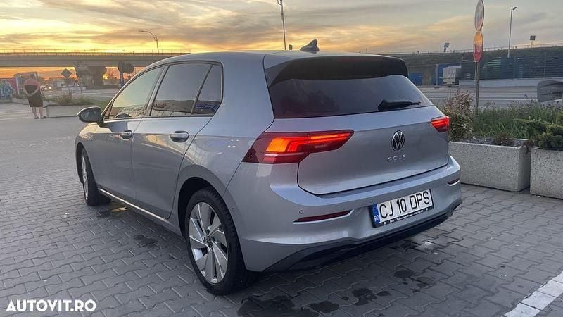 Second-hand VW Golf VIII Life 115 CP (84 kW) 2025 Culoareargint Hatchback