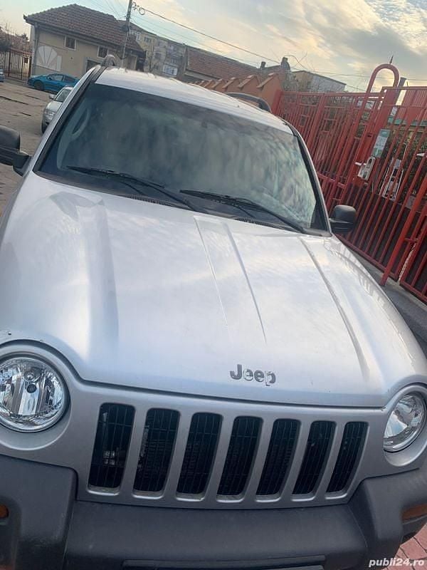 Second-hand Jeep Cherokee 150 CP (110 kW) 2004 Argintiu SUV