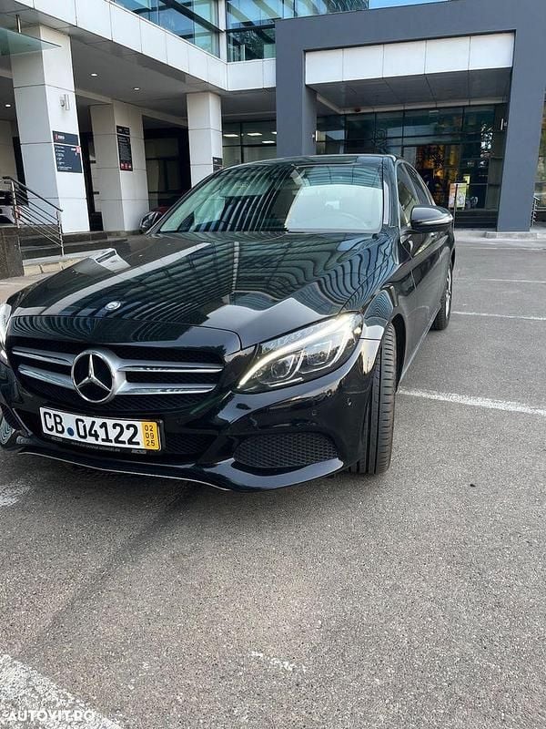 Culoarenegru Utilizat 2017 Mercedes C180 Avantgarde Berlinǎ | 19.350 EUR (Scump) - Imagine 1/4