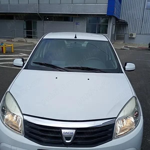 Utilizat 2008 Dacia Sandero Hatchback | 2.400 EUR (Preț OK) - Imagine 1/4