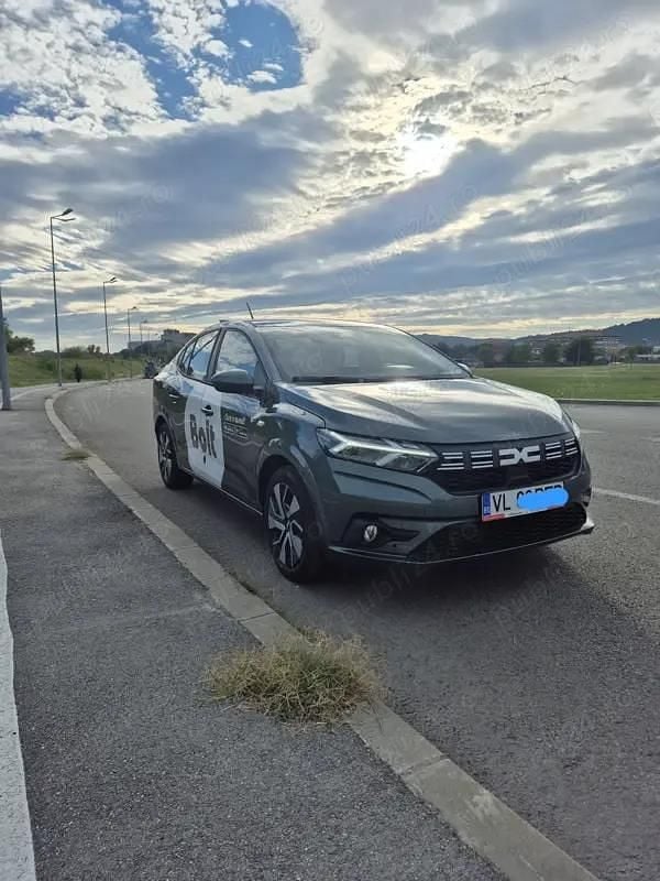 Utilizat 2024 Dacia Logan Expression Berlinǎ | 12.400 EUR (Preț OK) - Imagine 1/4
