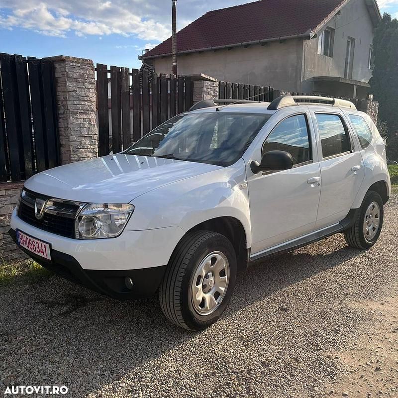 Culoarealb Utilizat 2010 Dacia Duster SUV | 4.790 EUR (Preț OK) - Imagine 1/4