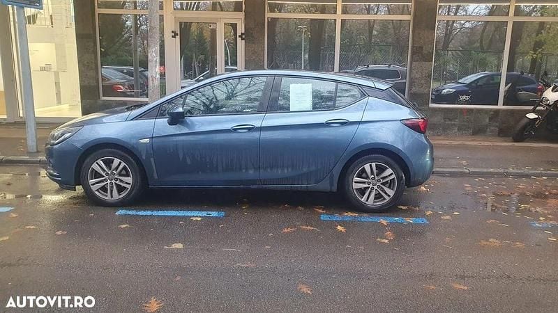Second-hand Opel Astra Dynamic 125 CP (91 kW) 2017 Culoarealbastru Hatchback