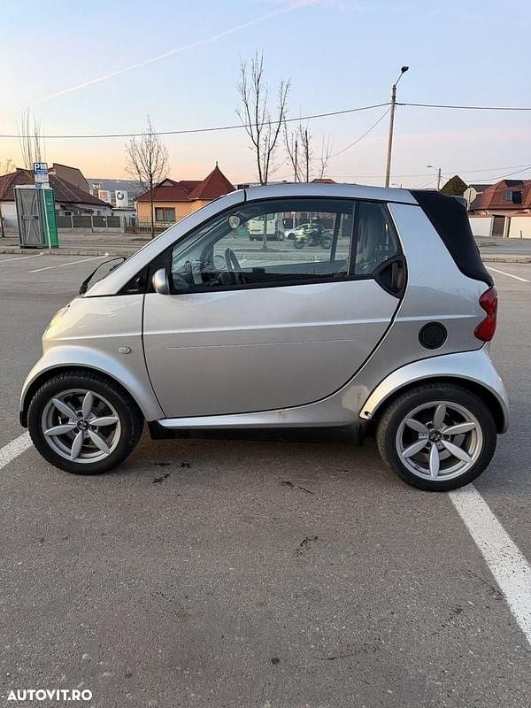 Second-hand Smart ForTwo Cabrio Passion 41 CP (30 kW) 2003 Culoareargint Cabrio