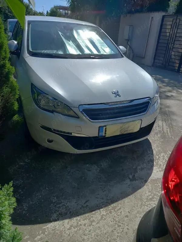 Second-hand Peugeot 308 100 CP (73 kW) 2015 Berlinǎ