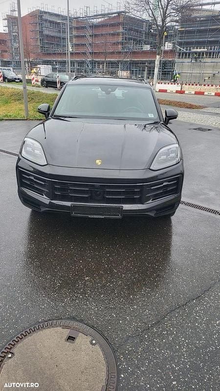 Culoarenegru Utilizat 2024 Porsche Cayenne Black Edition SUV | 89.903 EUR - Imagine 1/4