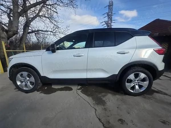 Second-hand Volvo XC40 145 CP (106 kW) 2021 Alb SUV