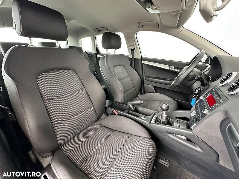 Second-hand Audi A3 Sportback Ambition 125 CP (91 kW) 2010 Gri Hatchback