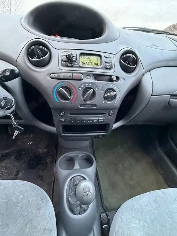 Second-hand Toyota Yaris 50 CP (36 kW) 1999 Berlinǎ