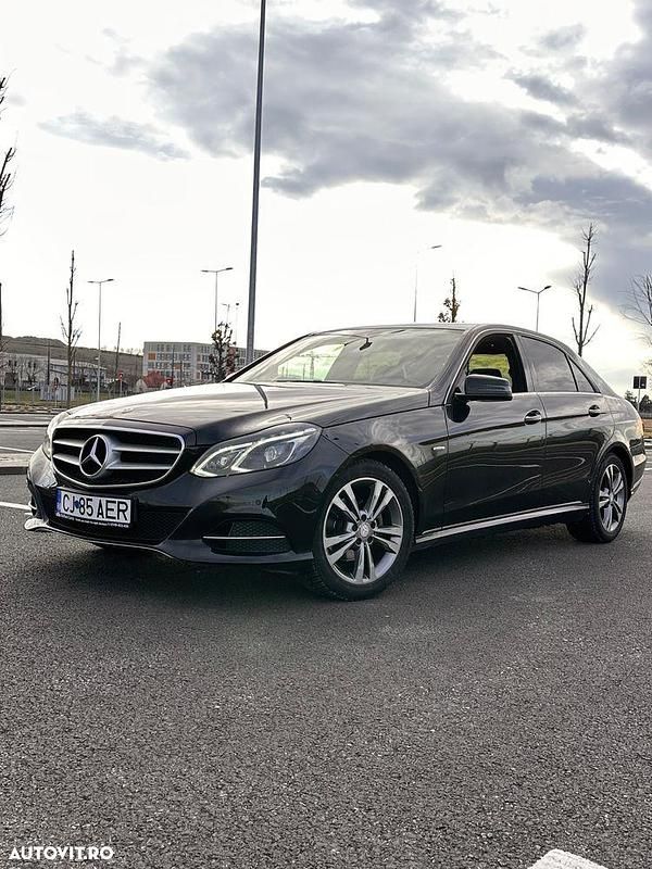 Second-hand Mercedes E200 Elegance 136 CP (100 kW) 2016 Culoarenegru Berlinǎ