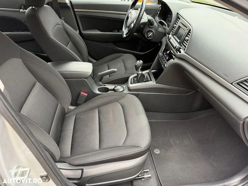 Second-hand Hyundai Elantra 128 CP (94 kW) 2018 Culoaregri Berlinǎ