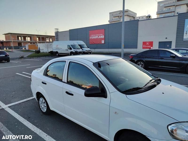 Second-hand Chevrolet Aveo 72 CP (52 kW) 2009 Culoarealb Berlinǎ
