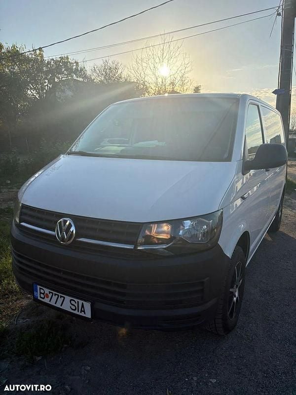 Second-hand VW Transporter Comfortline 102 CP (75 kW) 2018 Culoarealb Van